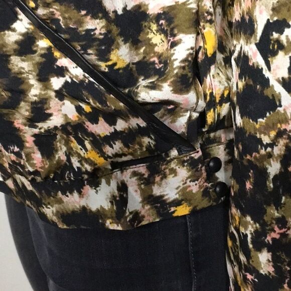 Patterson J. Kincaid. Surplice leopard top. New - Picture 6 of 12